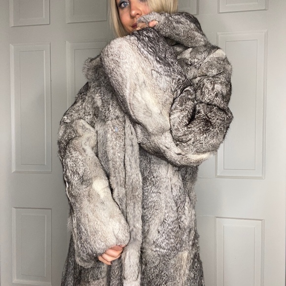 Vintage Jackets & Blazers - GORGEOUS vintage fur jacket full length 💓
